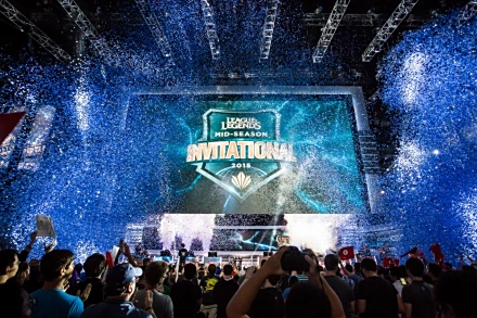 S15LOL全球总决赛门票预售开启，决赛巴黎场馆票秒罄