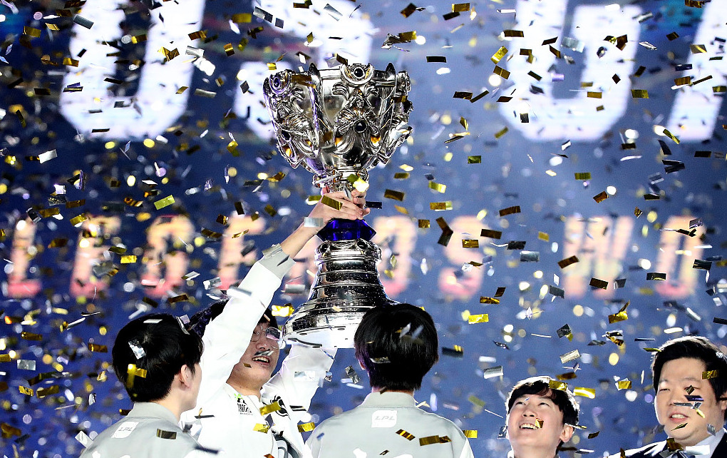 王者荣耀十周年嘉年华成都开幕，携手文旅打造电竞城市派对